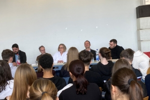Podiumsdiskussion (2).jpg
