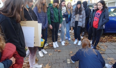 Stolpersteine reinigen (1).JPG