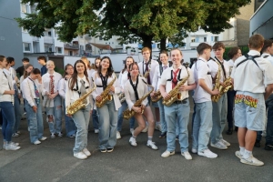 Band 6 bea.jpg